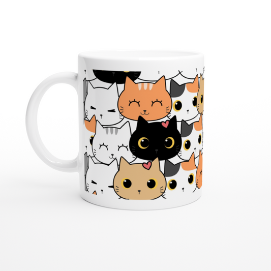 têtes de chats kawai sur mug blanc